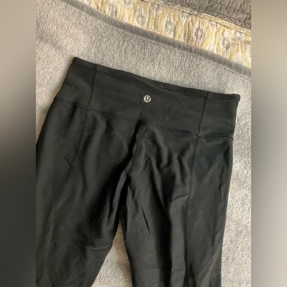 Lululemon Reversible Black cropped leggings size 4 - Picture 5 of 6